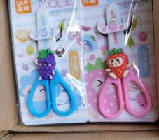 Kéo học sinh hình trái cây 01